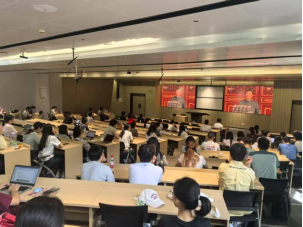 化生学院教工党支部组织师生集中观看抗战胜利日阅兵 弘扬爱国主义精神